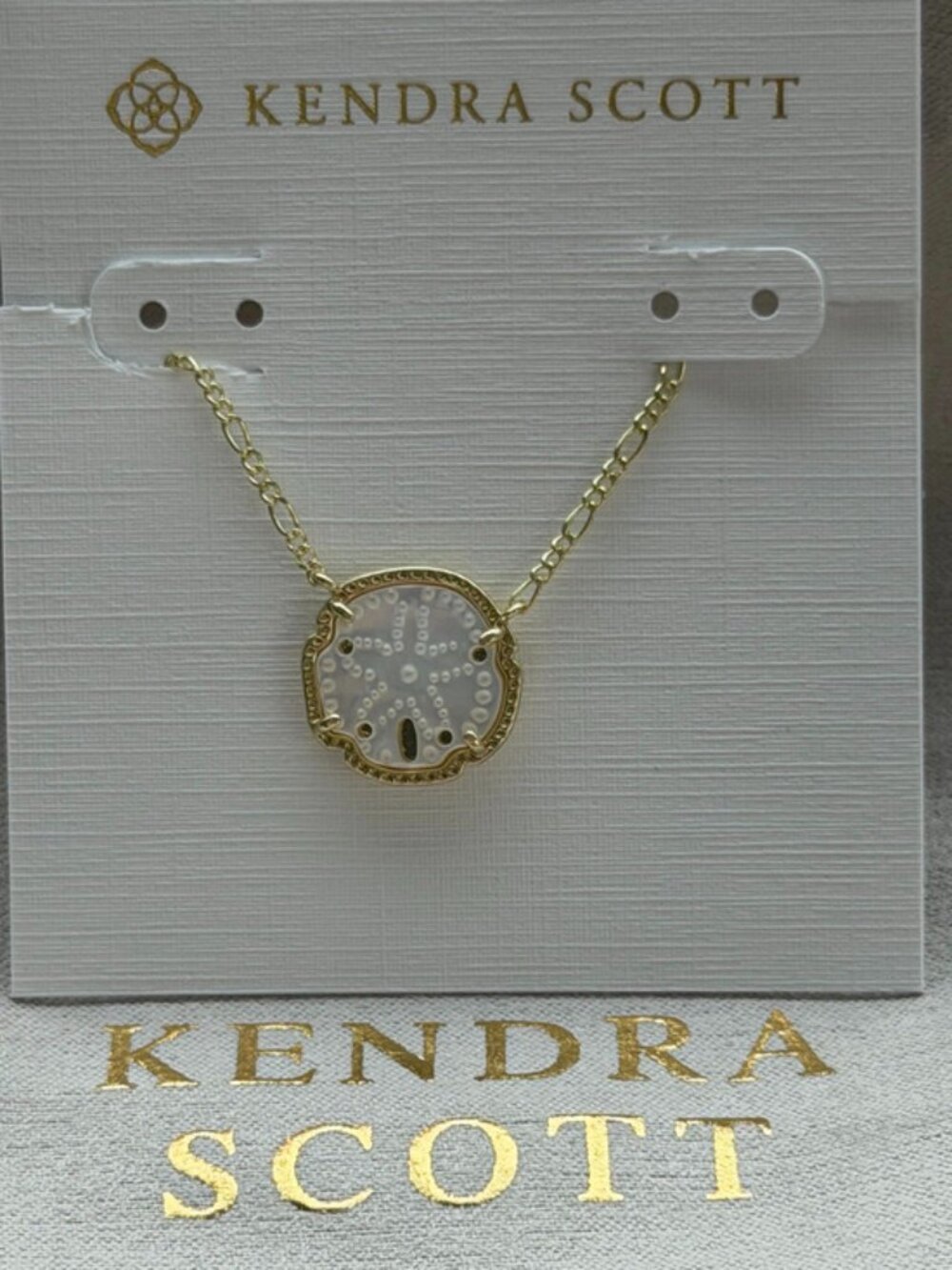 Kendra Scott necklace